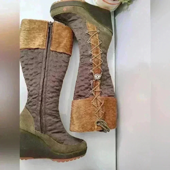 NAUGHTY MONKEY wedge tall lace up boots green/ brown. Size 6.5 - Picture 11 of 14